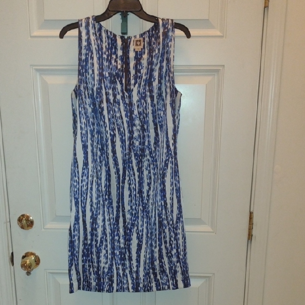 Anne Klein Blue and White Patterned Garment